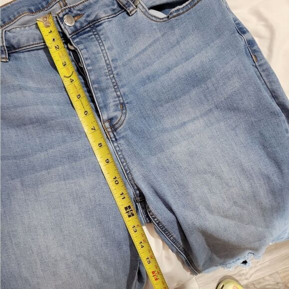 Forever 21 plus size button up cropped distressed jeans sz 1x - Picture 9 of 10